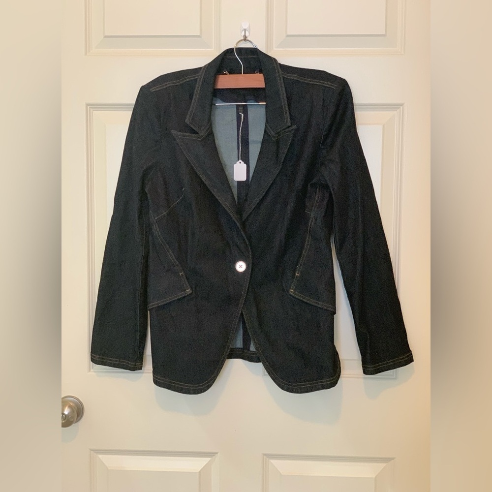 White House Black Market Women's Dark Denim Editor Blazer.     Size-14 - Picture 3 of 4